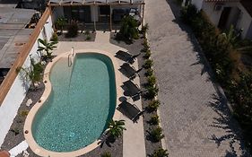 Centro Stone House